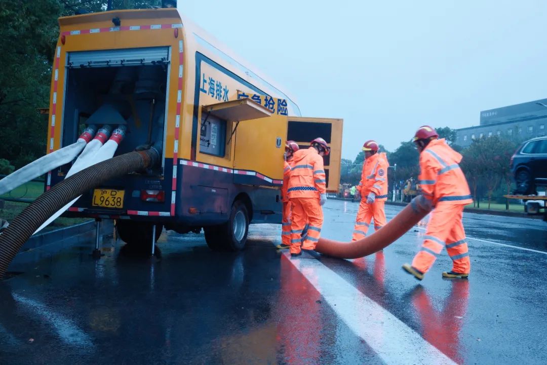 台风“竹节草”来袭 太阳成集团tyc151cc水务集团织密防汛防台清静网